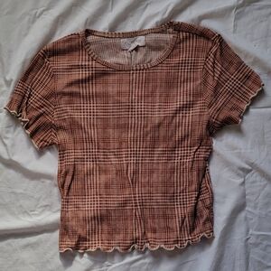 Elegant Beige Checkered Short Sleeve Tee